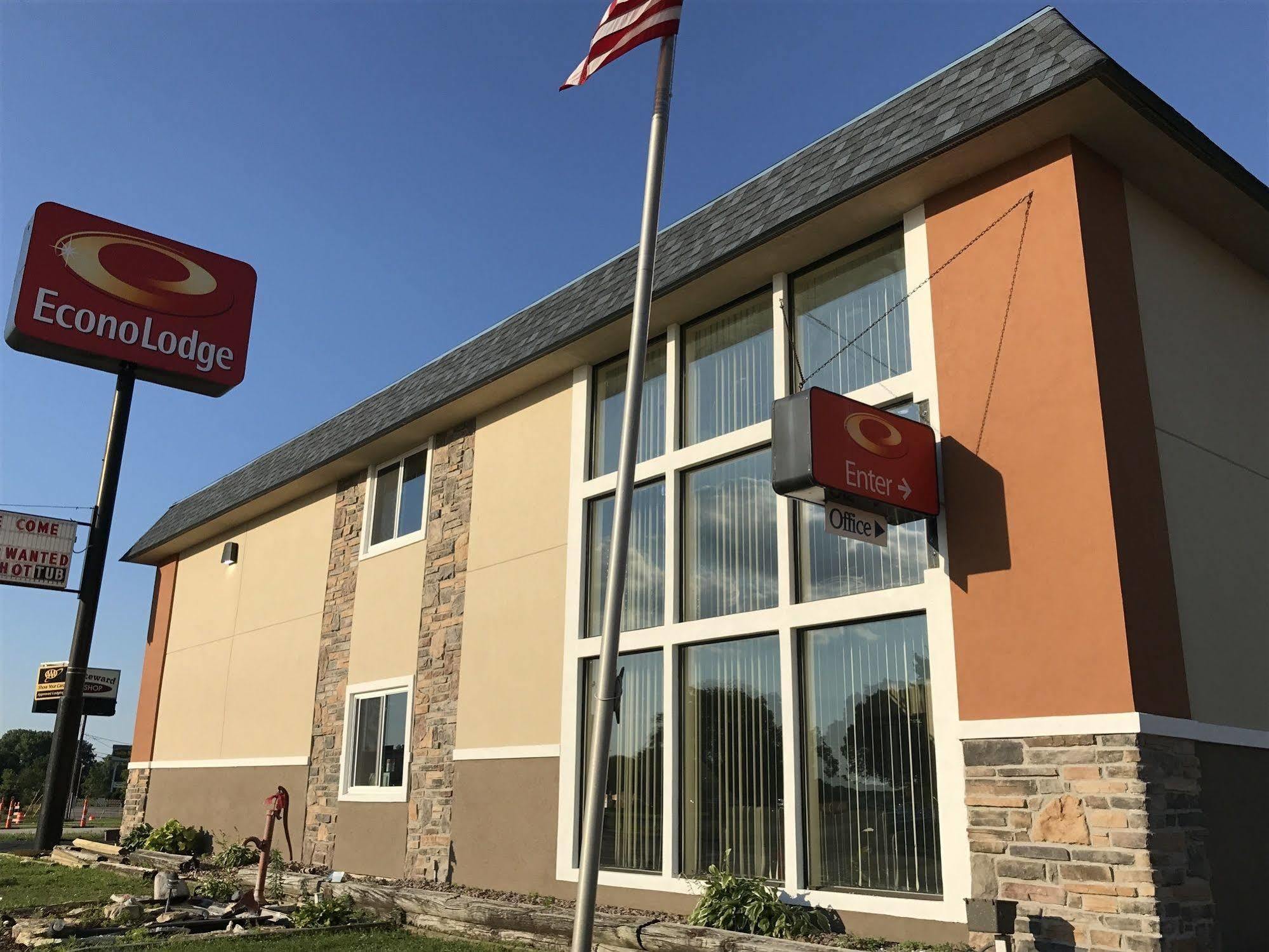 Econo Lodge La Crosse Exterior photo